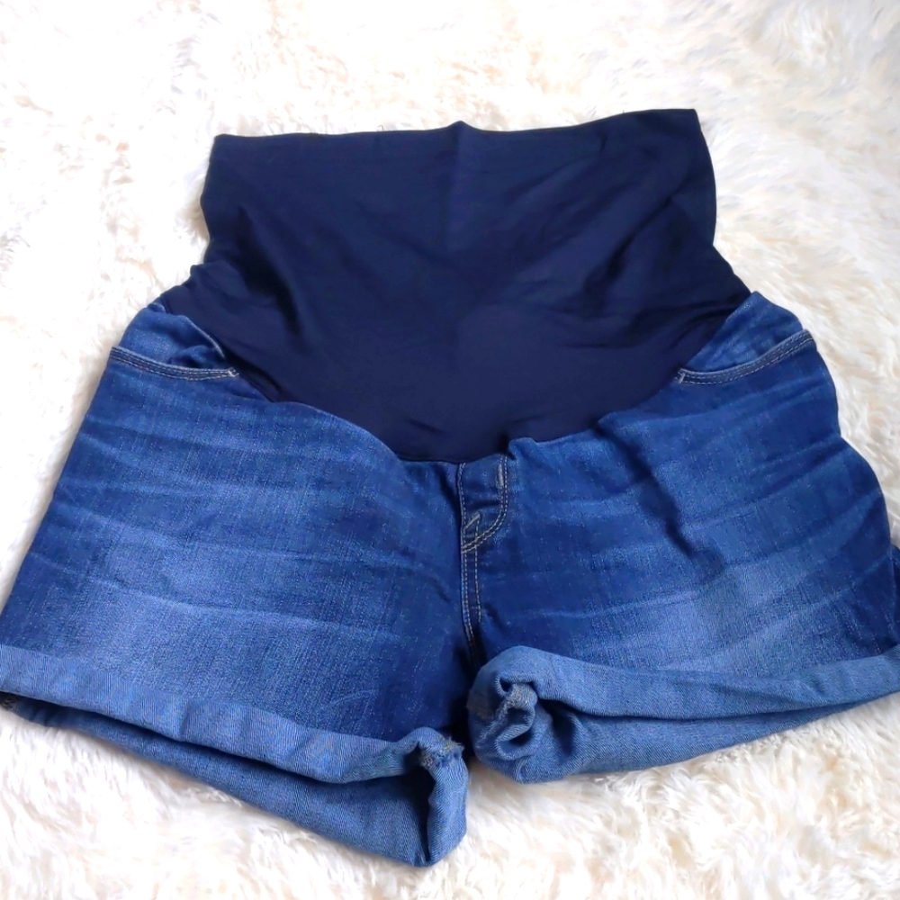 Maternity shorts